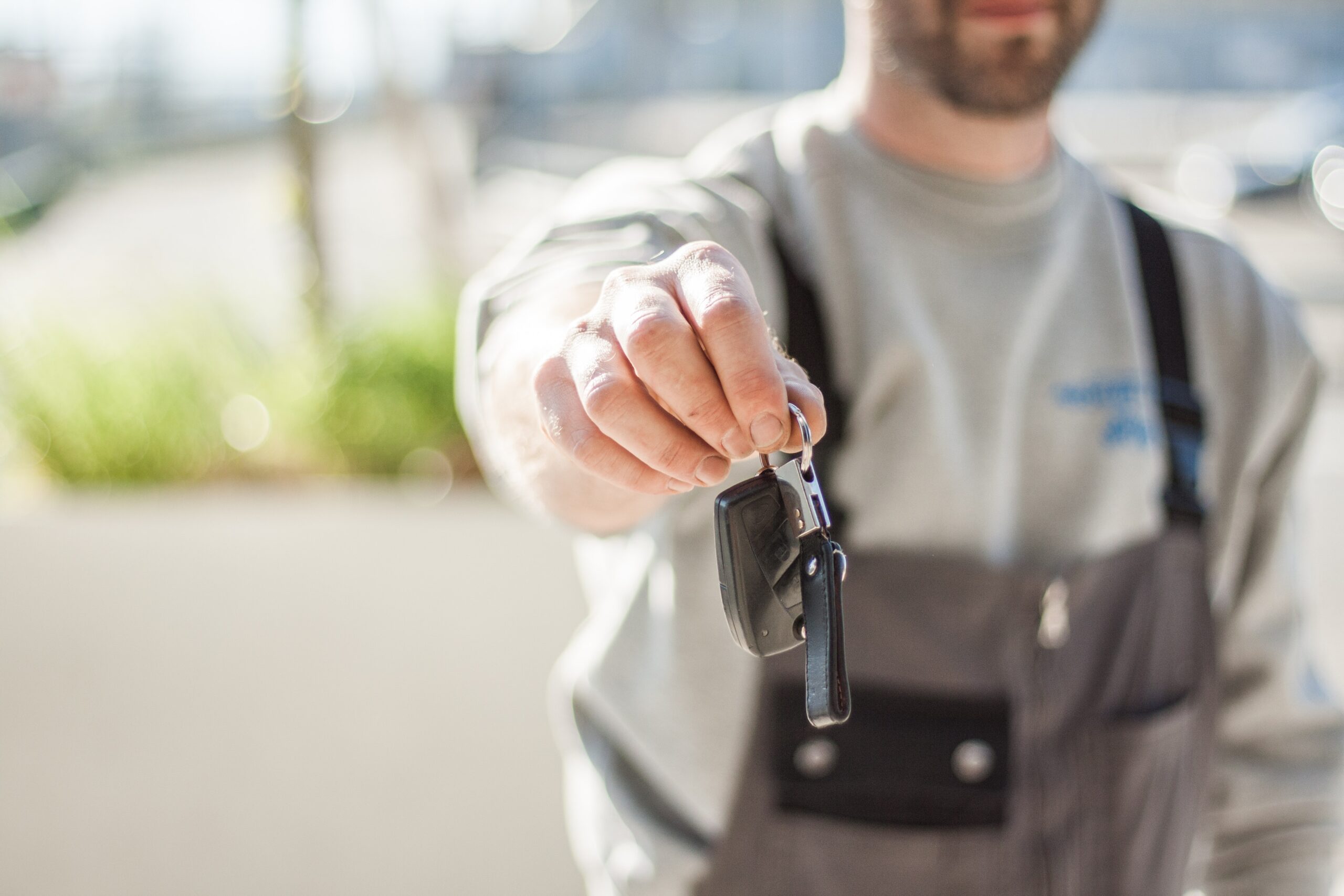 How Much Does a Replacement Car Key Cost in the UK